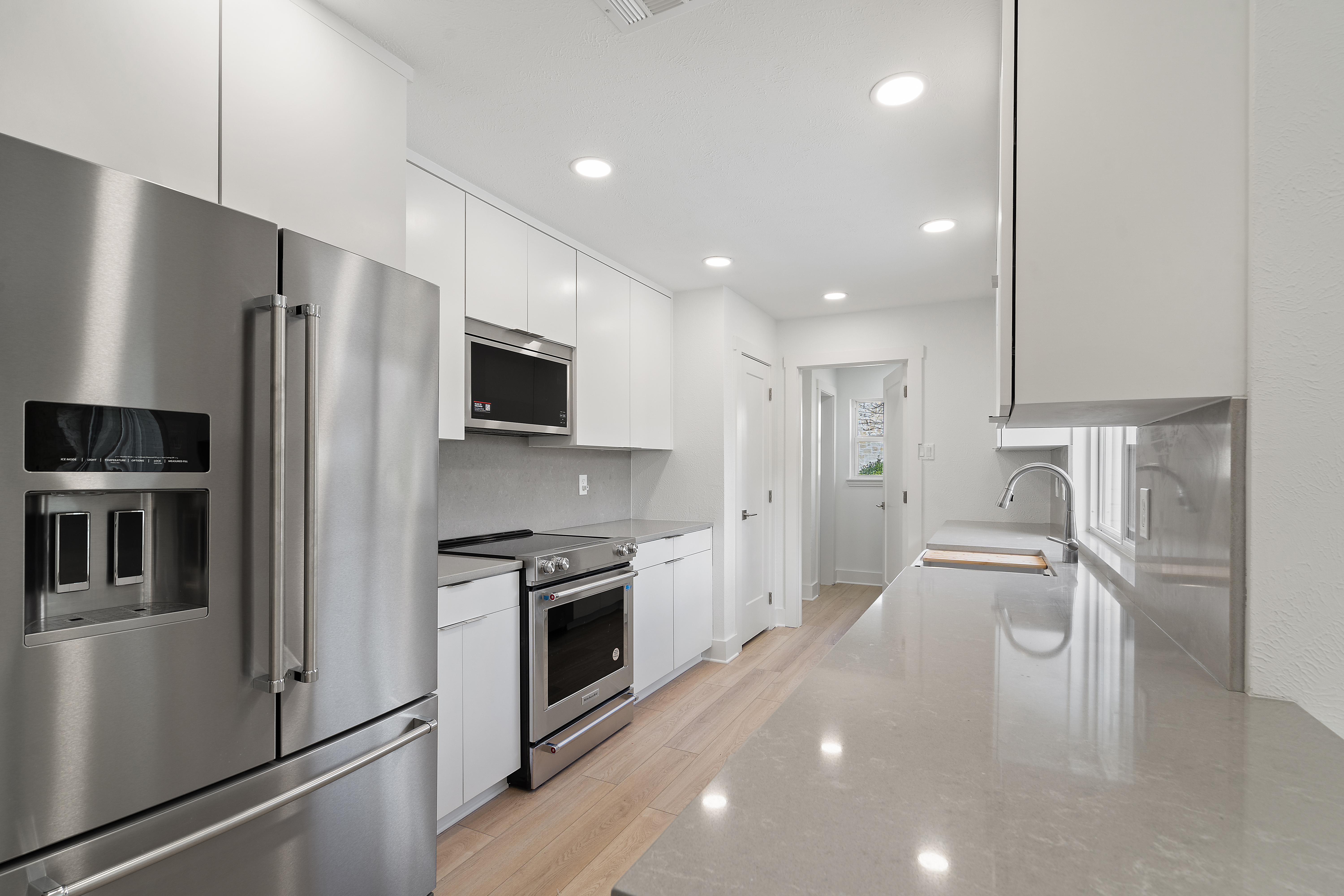 Kitchen remodel in Lakewood Dallas by Revive and Renew Remodeling